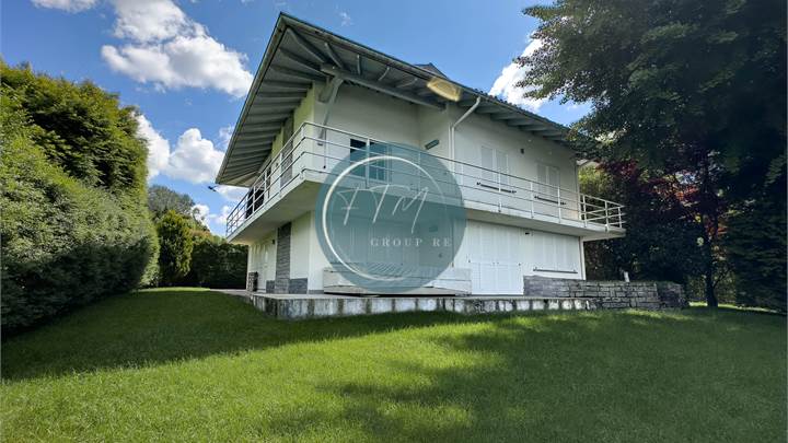 VILLA PIEDS DANS L'EAU